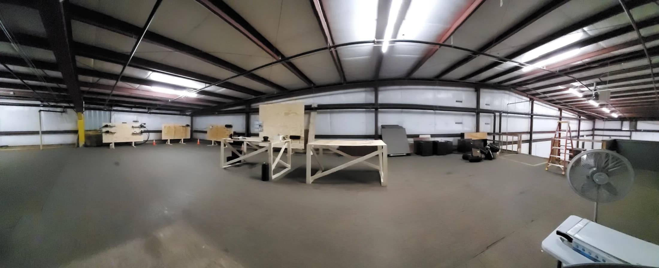 Issued lab still, 2020-07-23: empty hall, wide